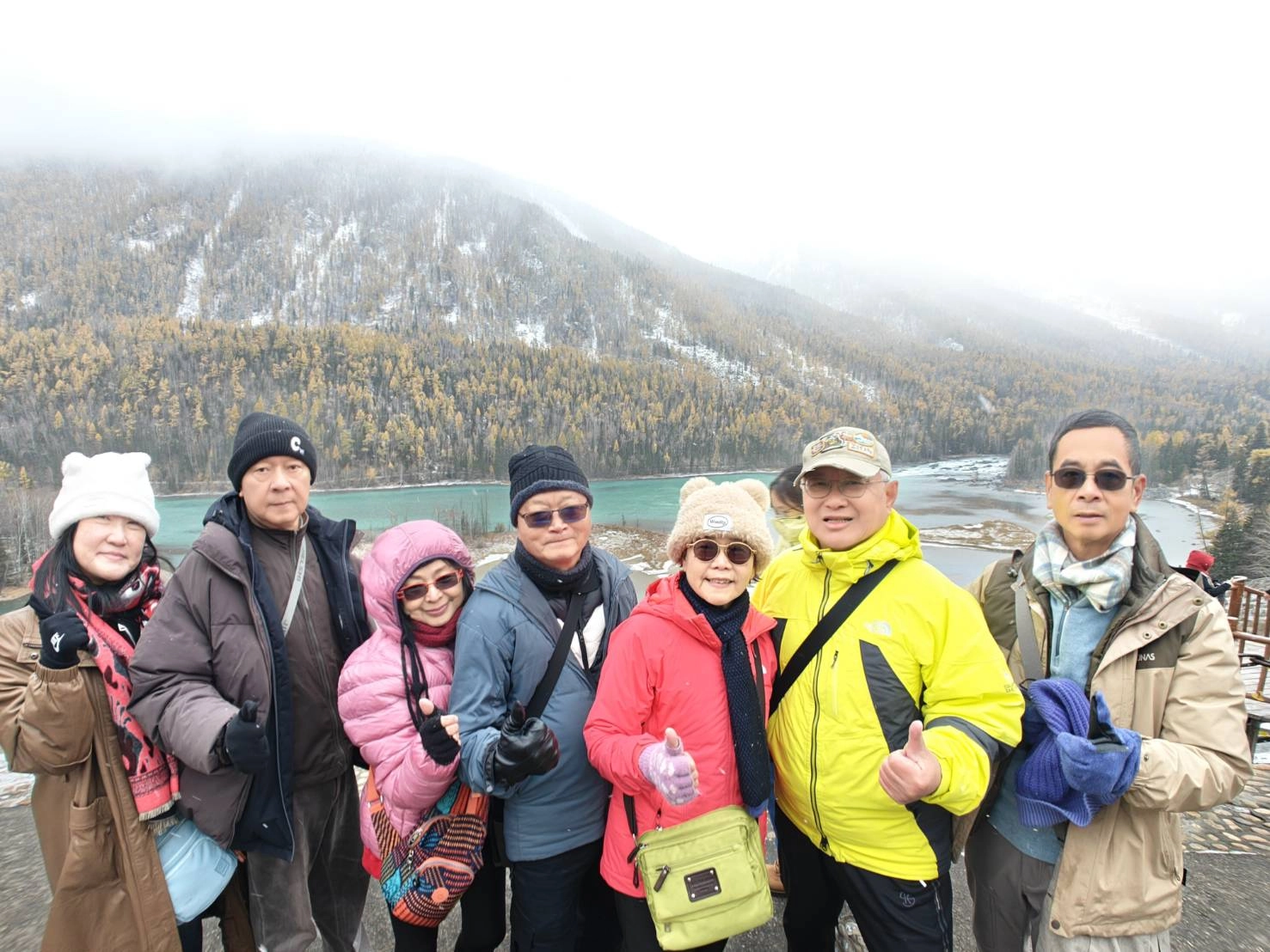 👫 旅客合影 · 禦寒裝備